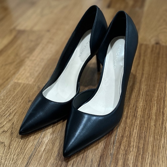Never Worn Marc Fisher Meryl D'Orsay Pumps Size 7.5M - Picture 1 of 8